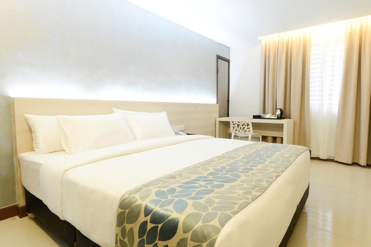 Samudra Hotel Кучинг Экстерьер фото