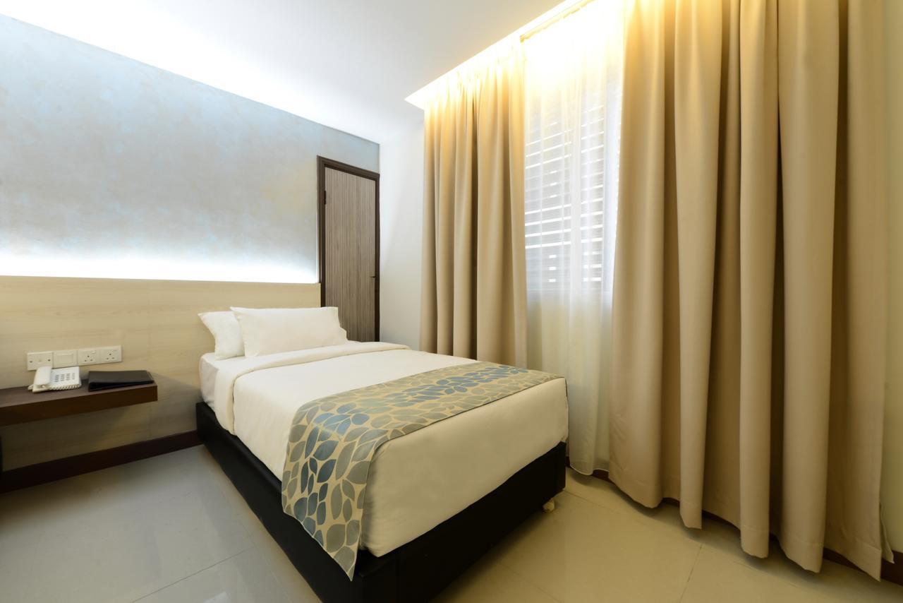 Samudra Hotel Кучинг Экстерьер фото