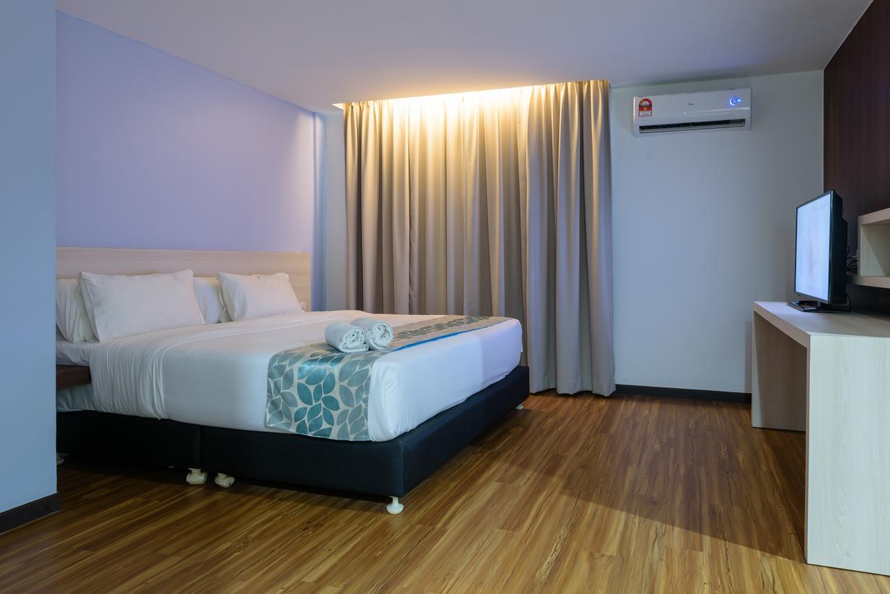 Samudra Hotel Кучинг Экстерьер фото